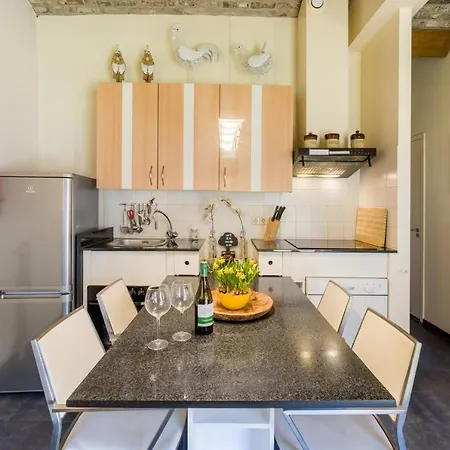 Apartment Meschermolen 7 *